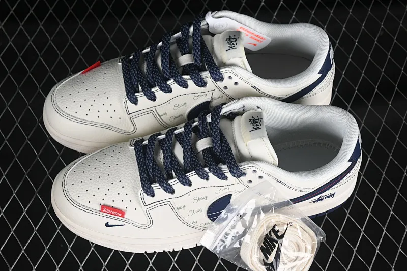 All categories Nk SB Dunk Series Nk SB Dunk Low High-end customized low-top sneakers Nike SB Dunk Low Stusi co-branded white blue and red striped hook Anniversary high-end customized low-top casual sneakers XS6089-532
